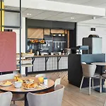Paris 3*