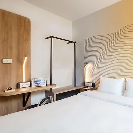 Paris 3*