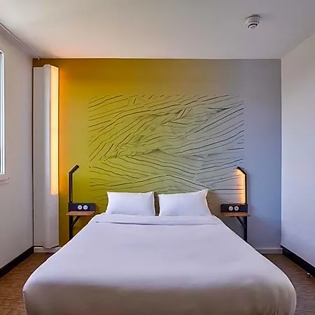 Paris 3*